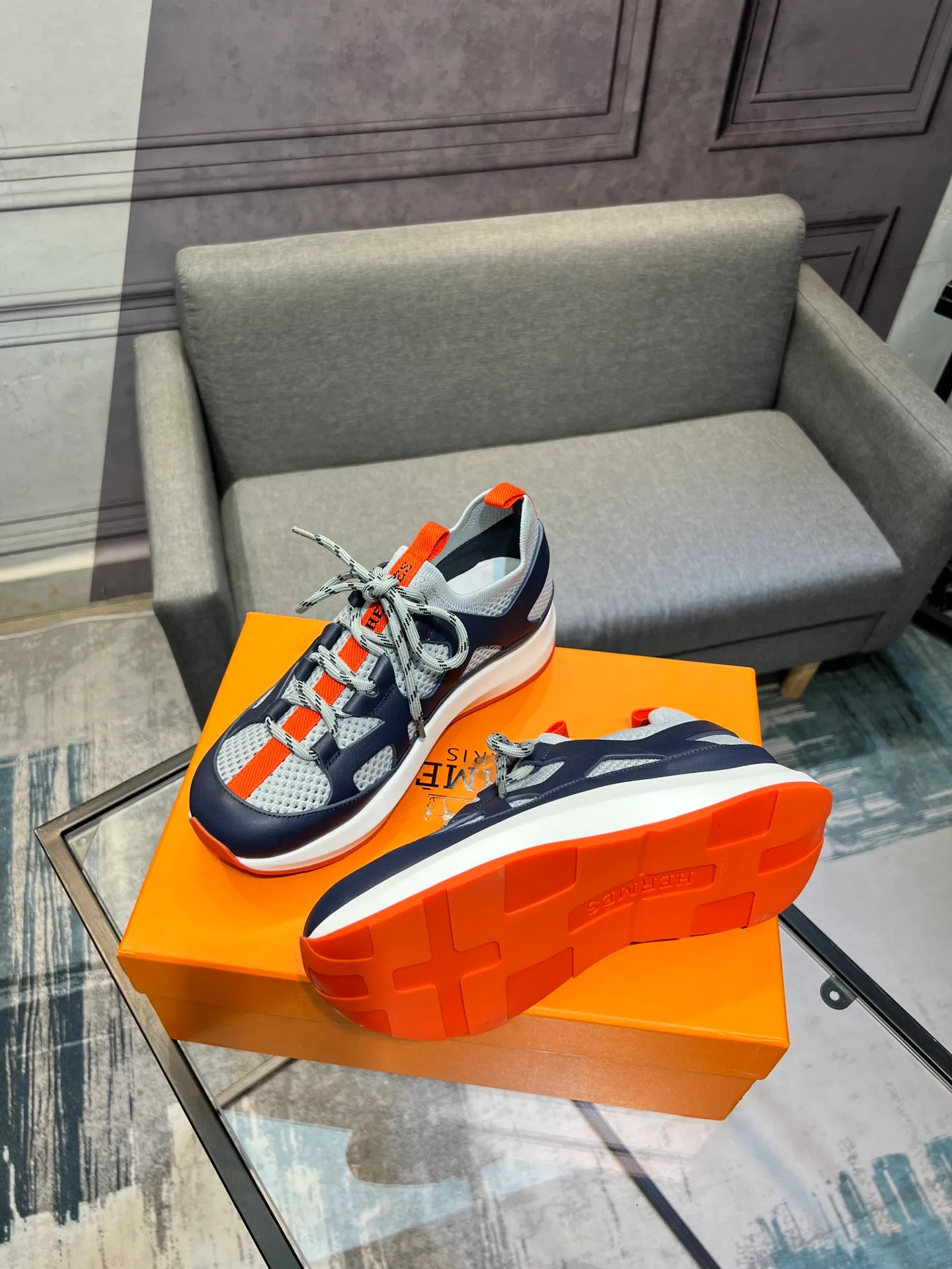 💰¥720 HERMES Men’s rest sneakers! -High-end quality original casual sports shoes -Upper: high nappa calfskin, forging technology, knitted fabric, shoe brand webbing, injection molded brand logo -Inner: foot pad; water-dyed cowhide -Outsole: ultra-light TPU·rubber; two-color molded outsole -Ultra-high quality control·fine workmanship: highlighted (high-end·luxury·grade) Size: 38-44 (45 46 customized)